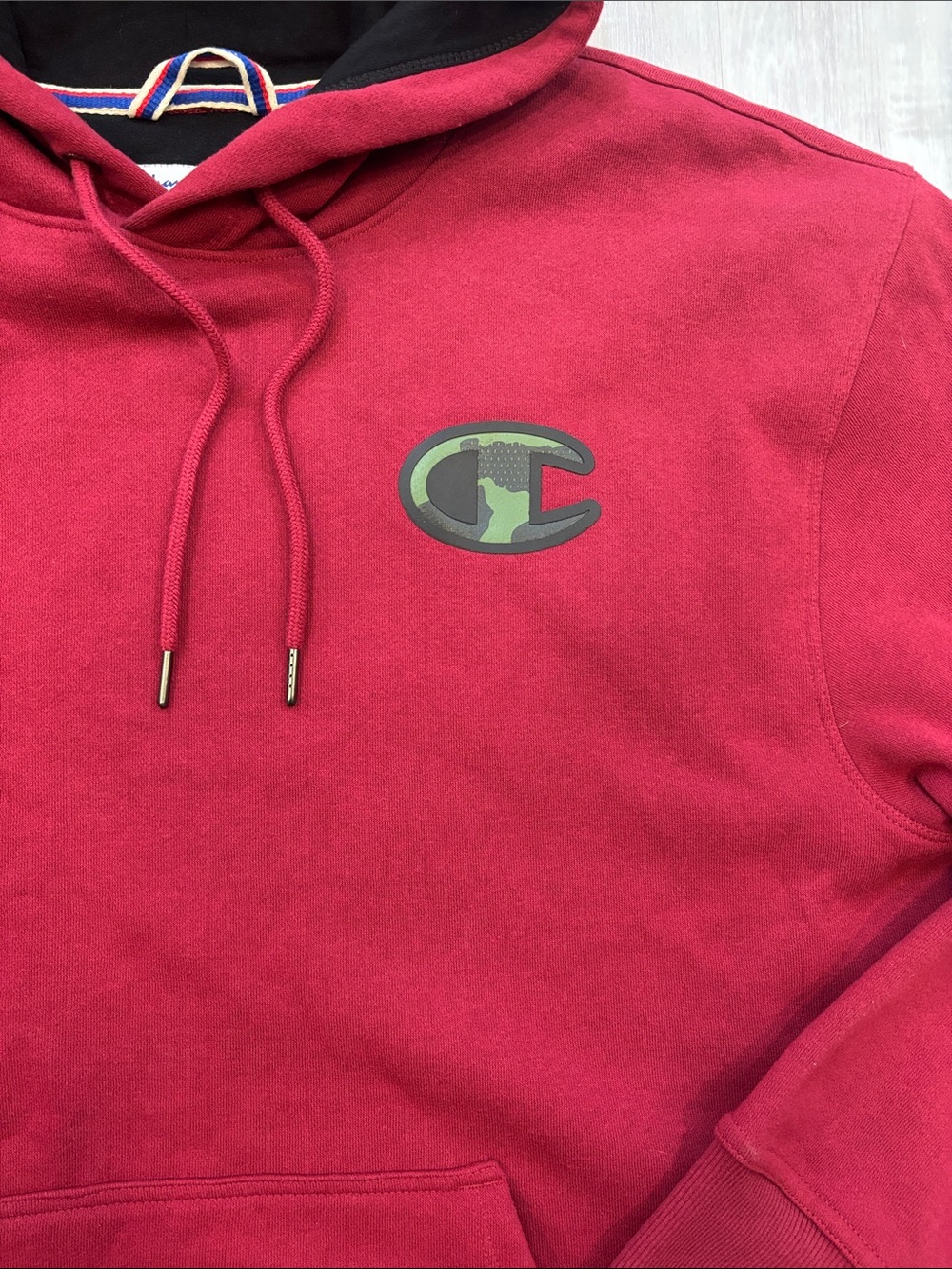 Champion Maroon Pullover Hoodie with Camo Logo Accents Large - Picture 3 of 8